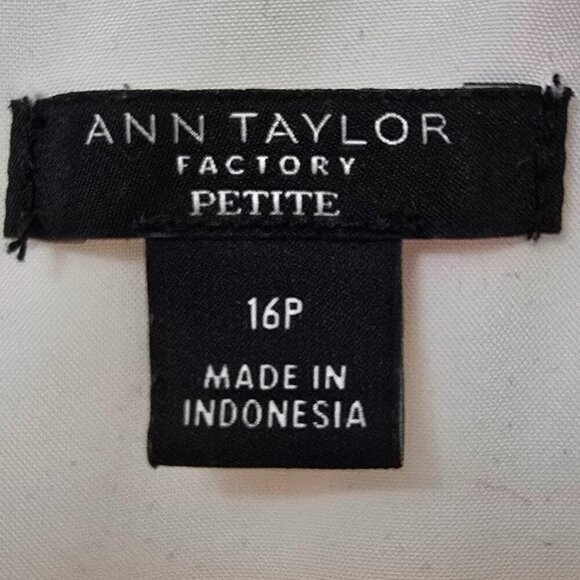 Ann Taylor Factory Petite Illusion Floral Dress - Picture 4 of 6